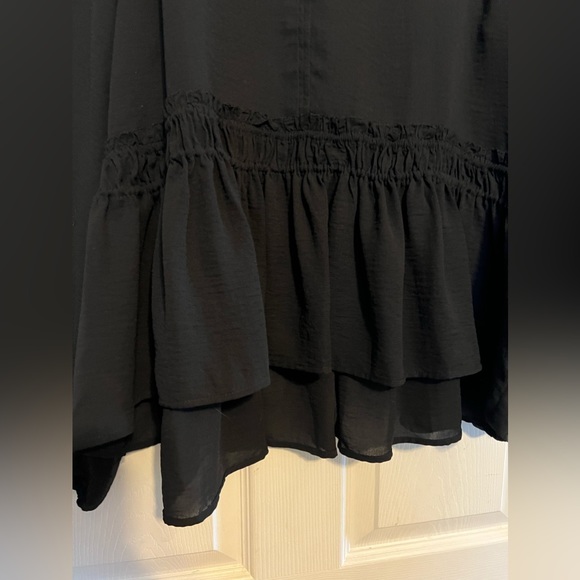 LOFT Black Smocked Tie Neck Blouse with ruffled bottom size Large Like New EUC - Picture 3 of 6